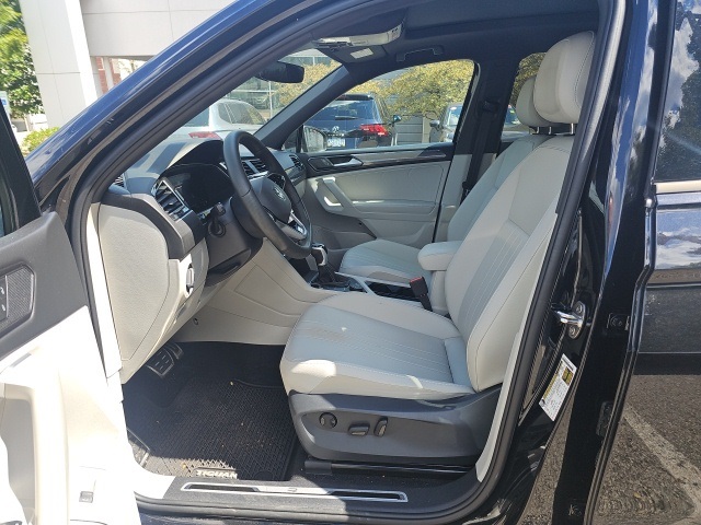 2024 Volkswagen Tiguan SE R-Line Black photo 9