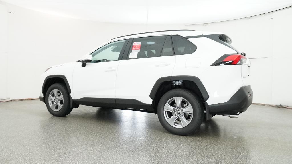 2025 Toyota RAV4 XLE photo 12