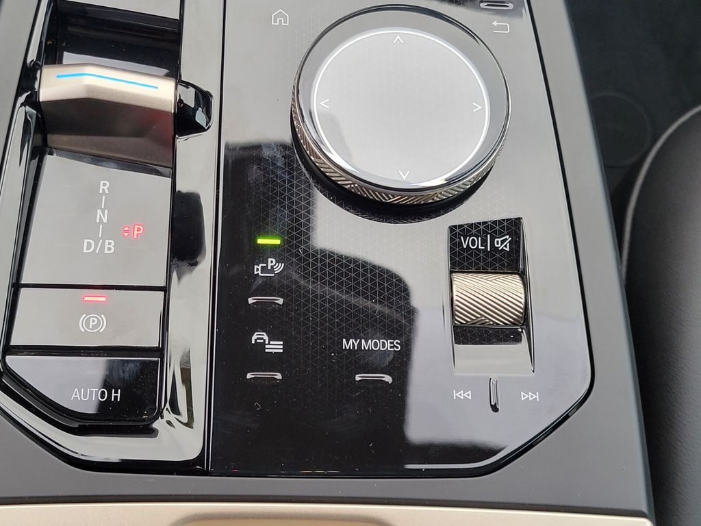 2026 Bmw iX photo 25