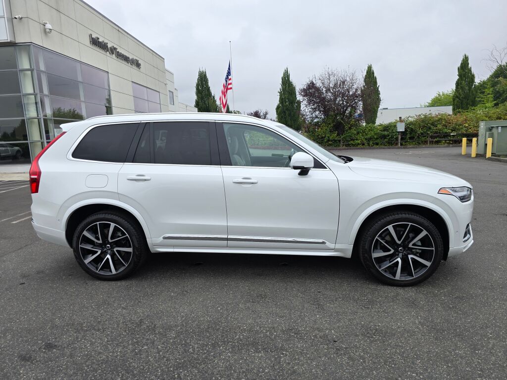 2024 Volvo XC90 Plus photo 7