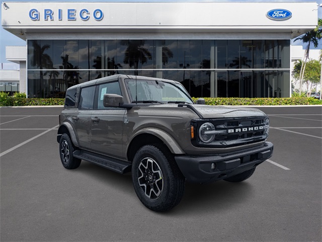 2025 Ford Bronco 4-Door Outer Banks's photo