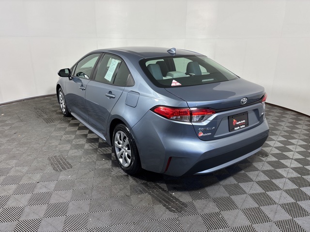 2021 Toyota Corolla LE photo 4
