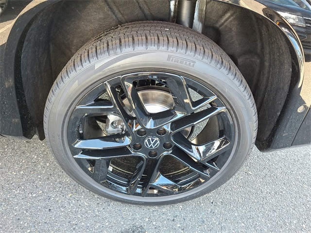 2025 Volkswagen Tiguan SE R-Line Black photo 4