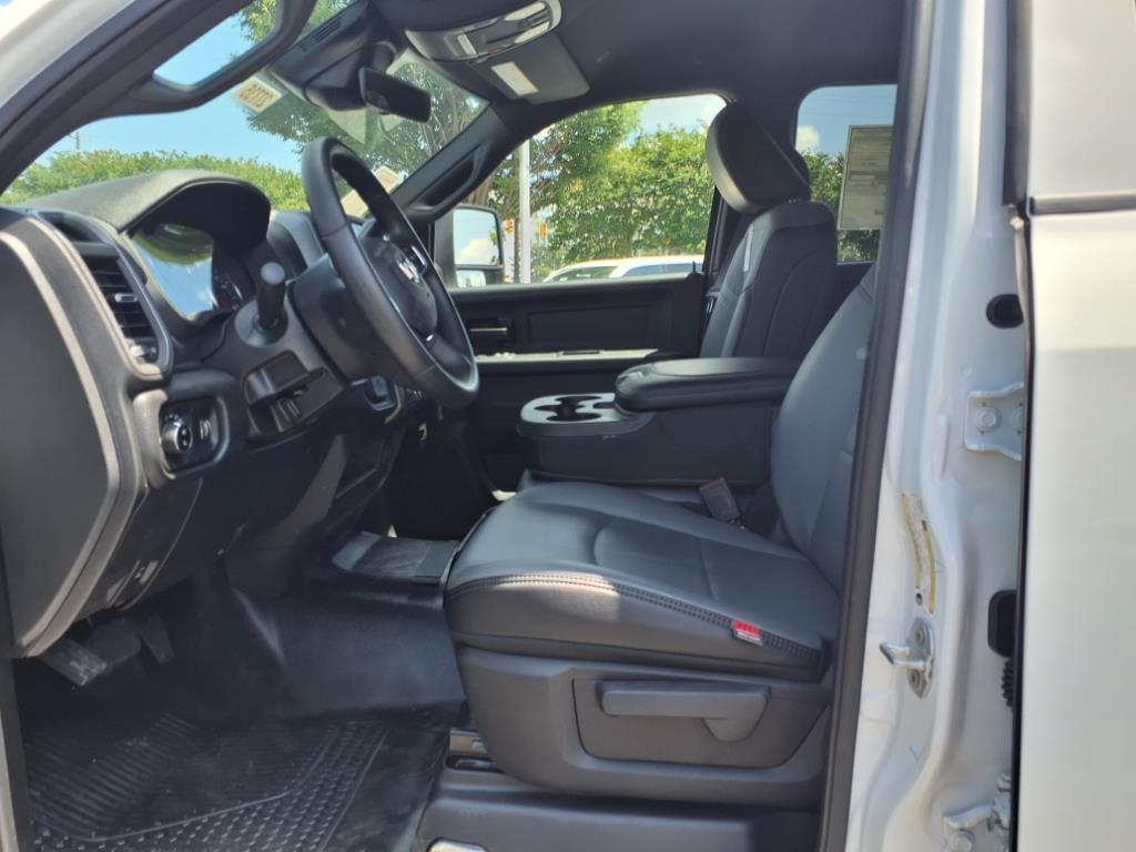 2025 Ram 2500 Tradesman photo 3