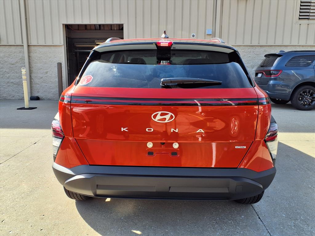 2026 Hyundai Kona SEL photo 4