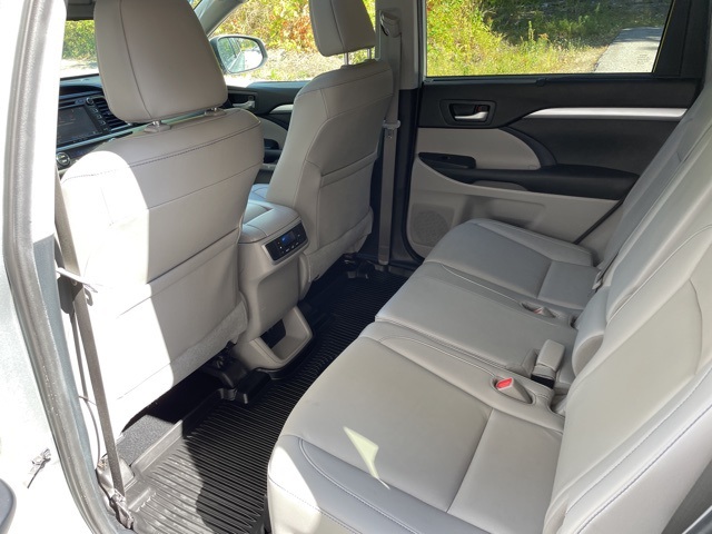 2019 Toyota Highlander XLE photo 6
