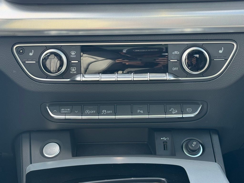 2025 Audi Q5 S line Premium photo 9