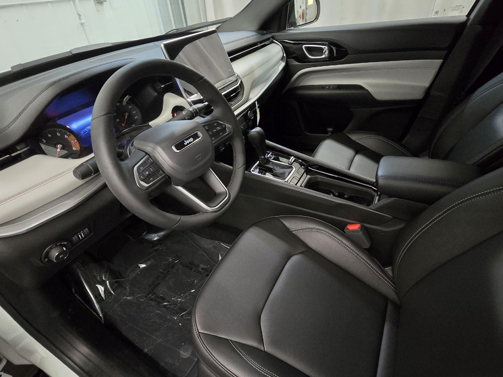 2025 Jeep Compass Limited photo 24