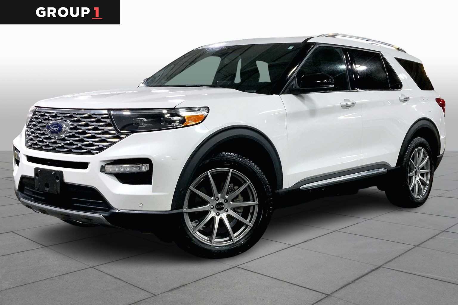 2021 Ford Explorer Platinum's photo