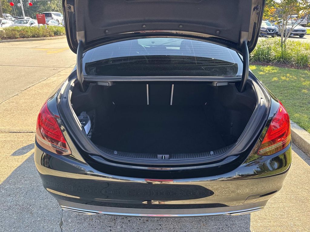 2020 Mercedes Benz C 300 photo 3
