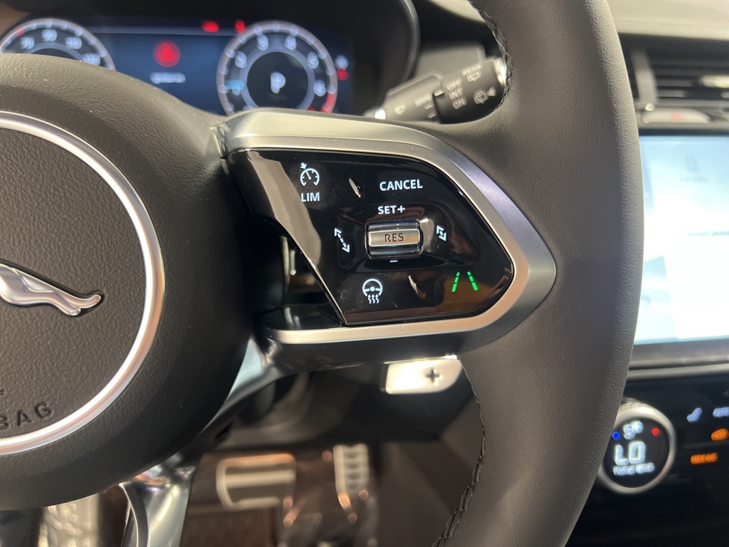 2024 Jaguar E-PACE R-Dynamic SE photo 13