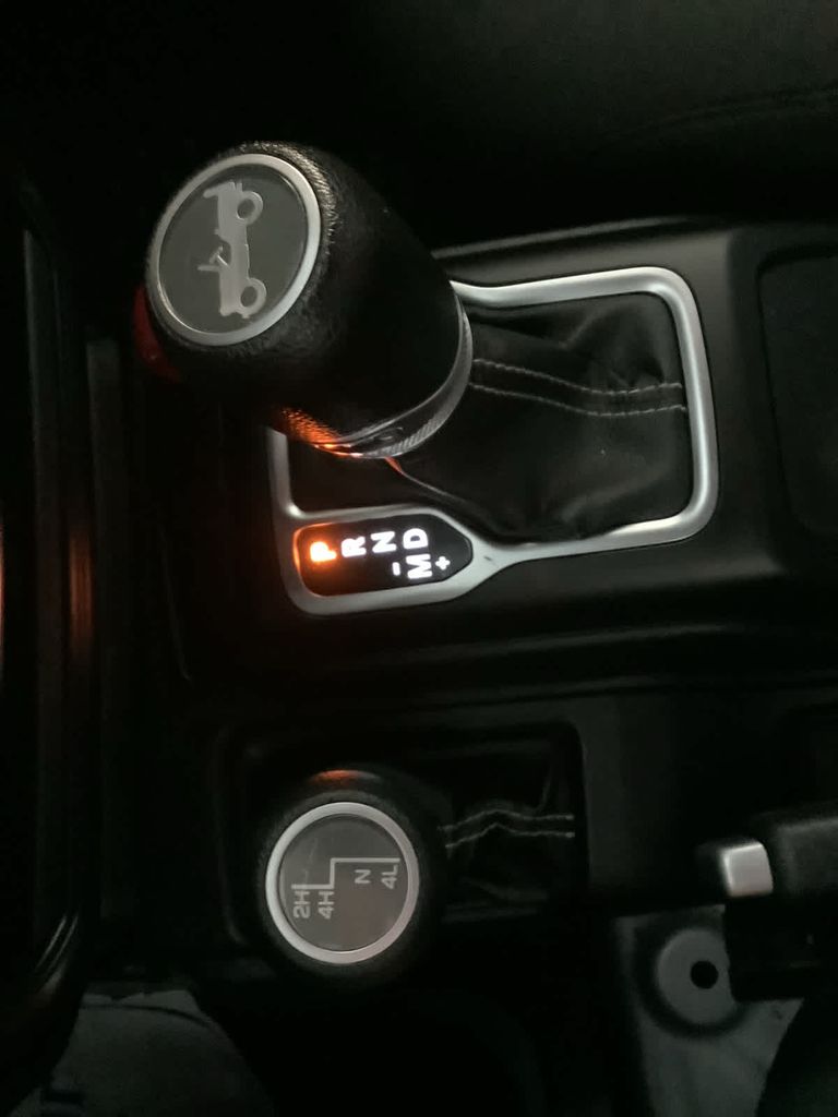 2020 Jeep Wrangler Unlimited Sahara photo 17