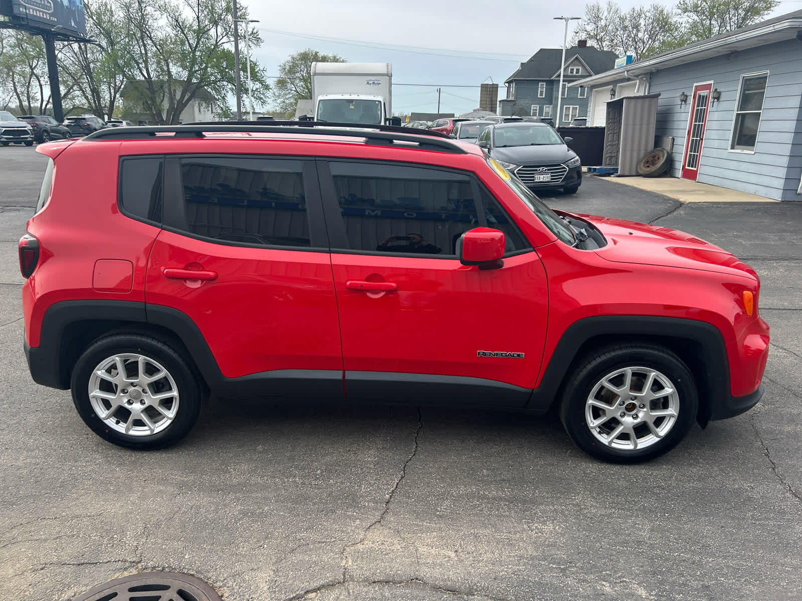 2021 Jeep Renegade Latitude photo 2