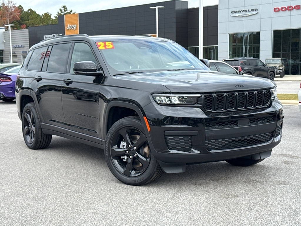 2025 Jeep Grand Cherokee L Altitude's photo