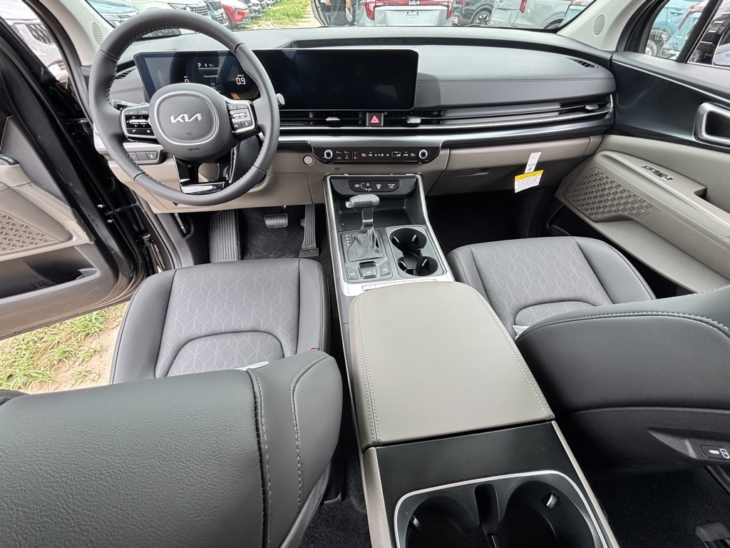 2026 Kia Carnival LXS photo 11