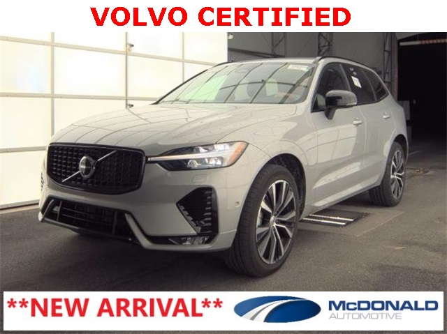2025 Volvo XC60 Plus's photo