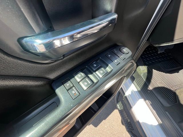 2017 Chevrolet Silverado 1500 LT photo 9