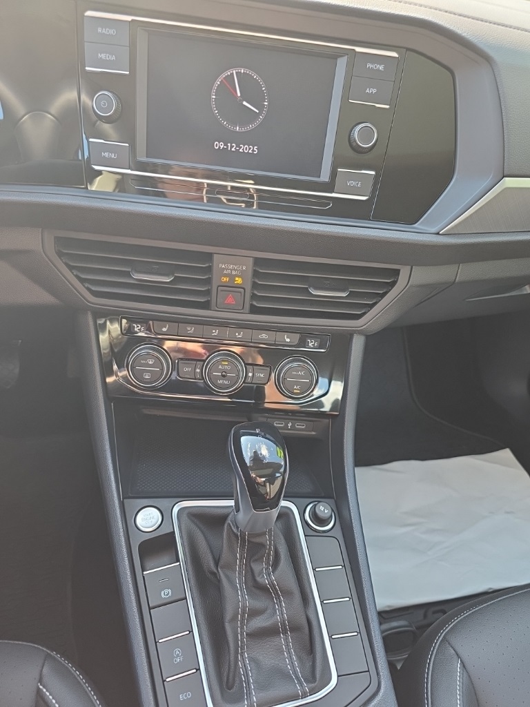 2024 Volkswagen Jetta 1.5T SE photo 8