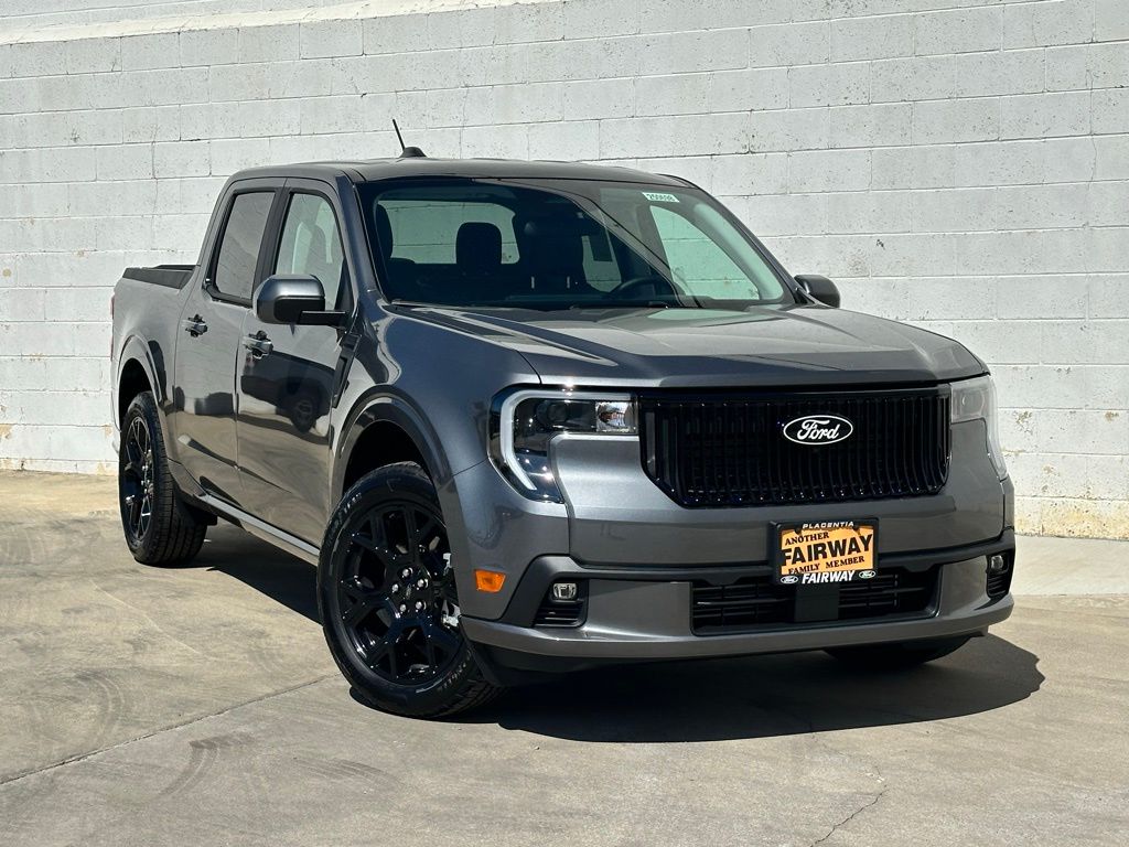 2025 Ford Maverick photo 2