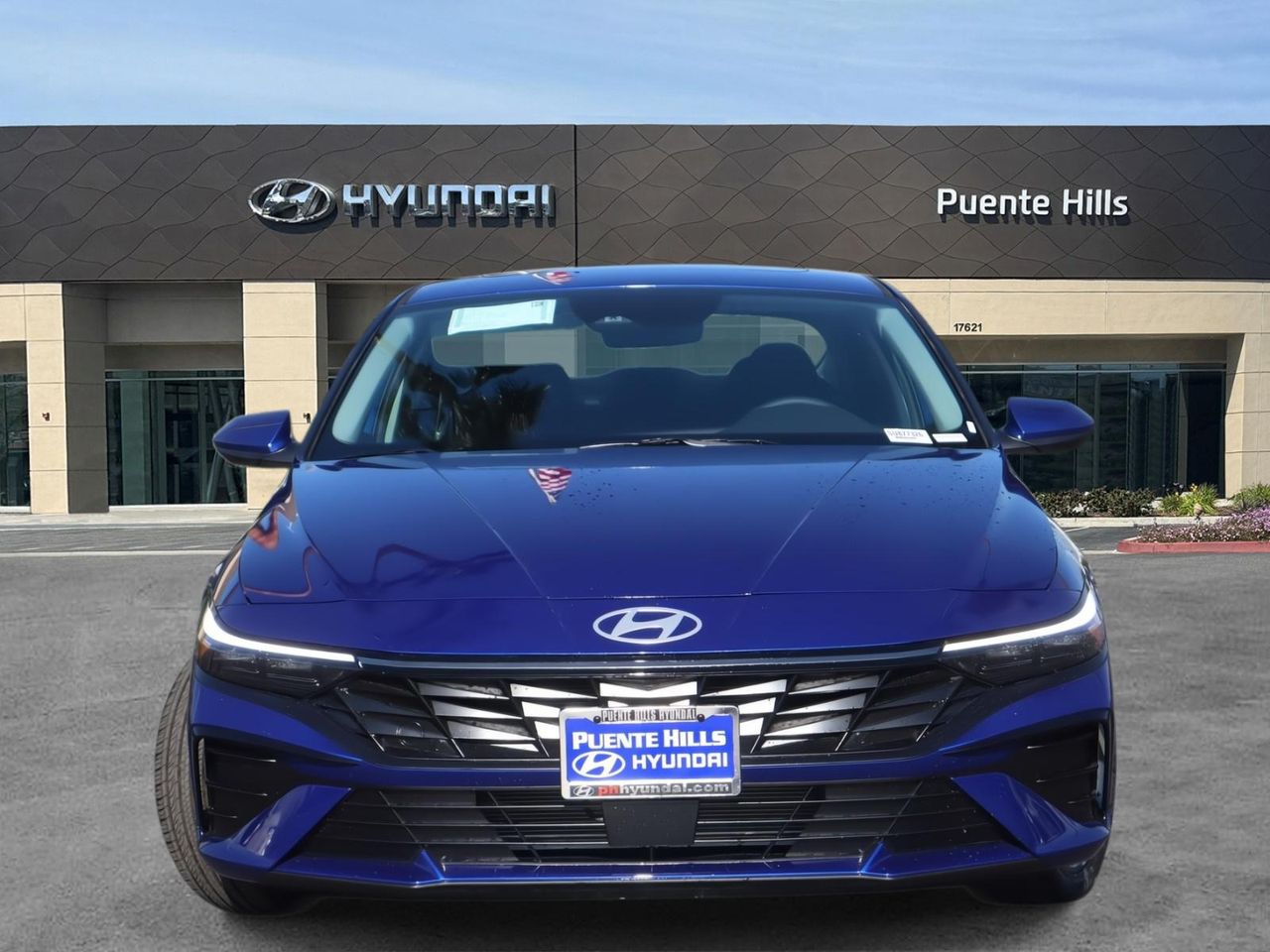 2025 Hyundai Elantra SEL Convenience photo 2