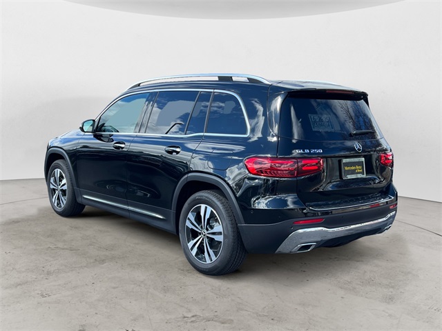 2025 Mercedes Benz GLB 250 4MATIC photo 2