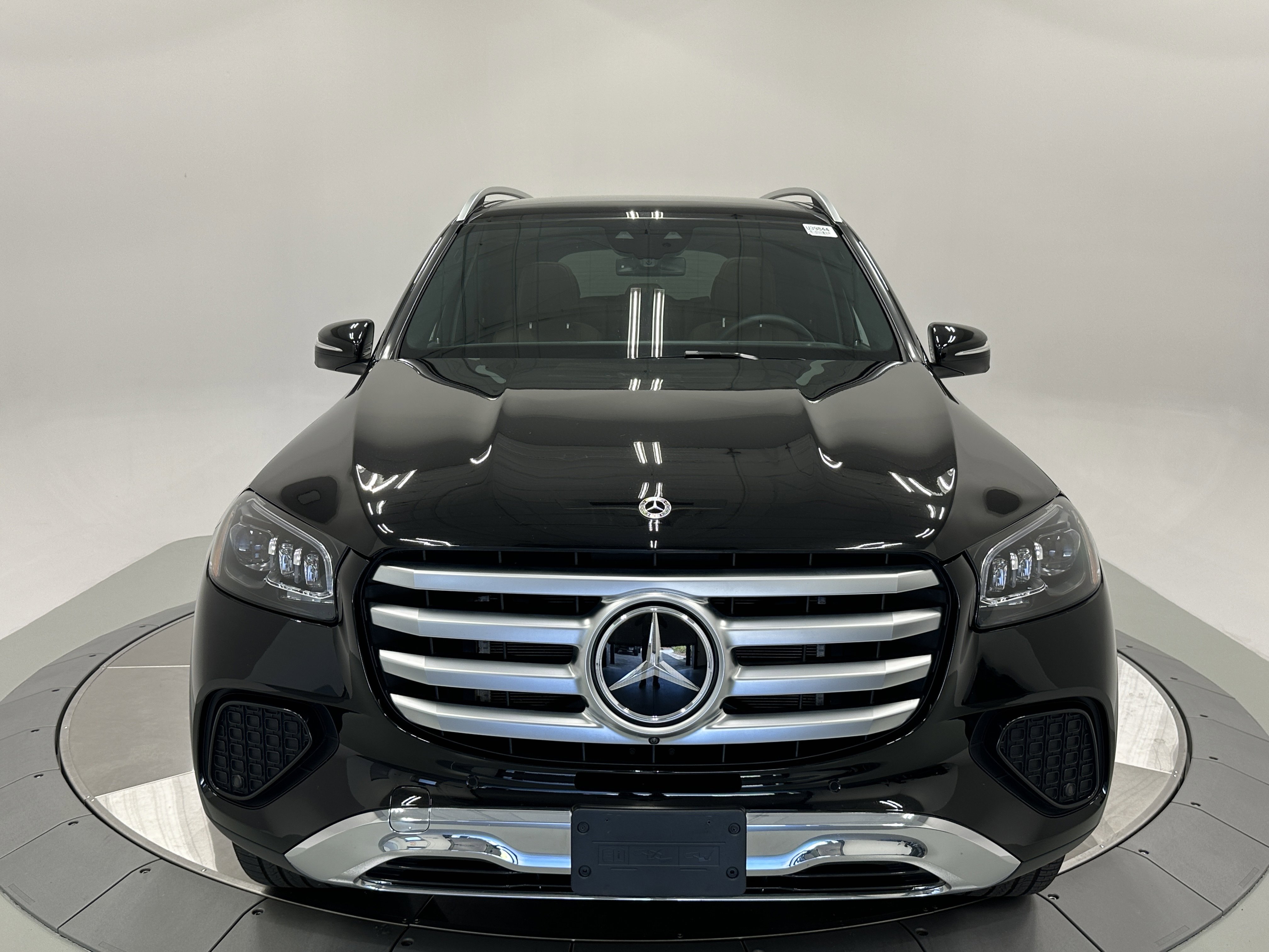 2024 Mercedes Benz GLS 450 4MATIC photo 2