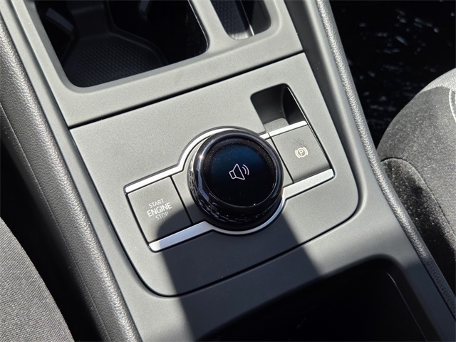 2025 Volkswagen Tiguan S photo 12