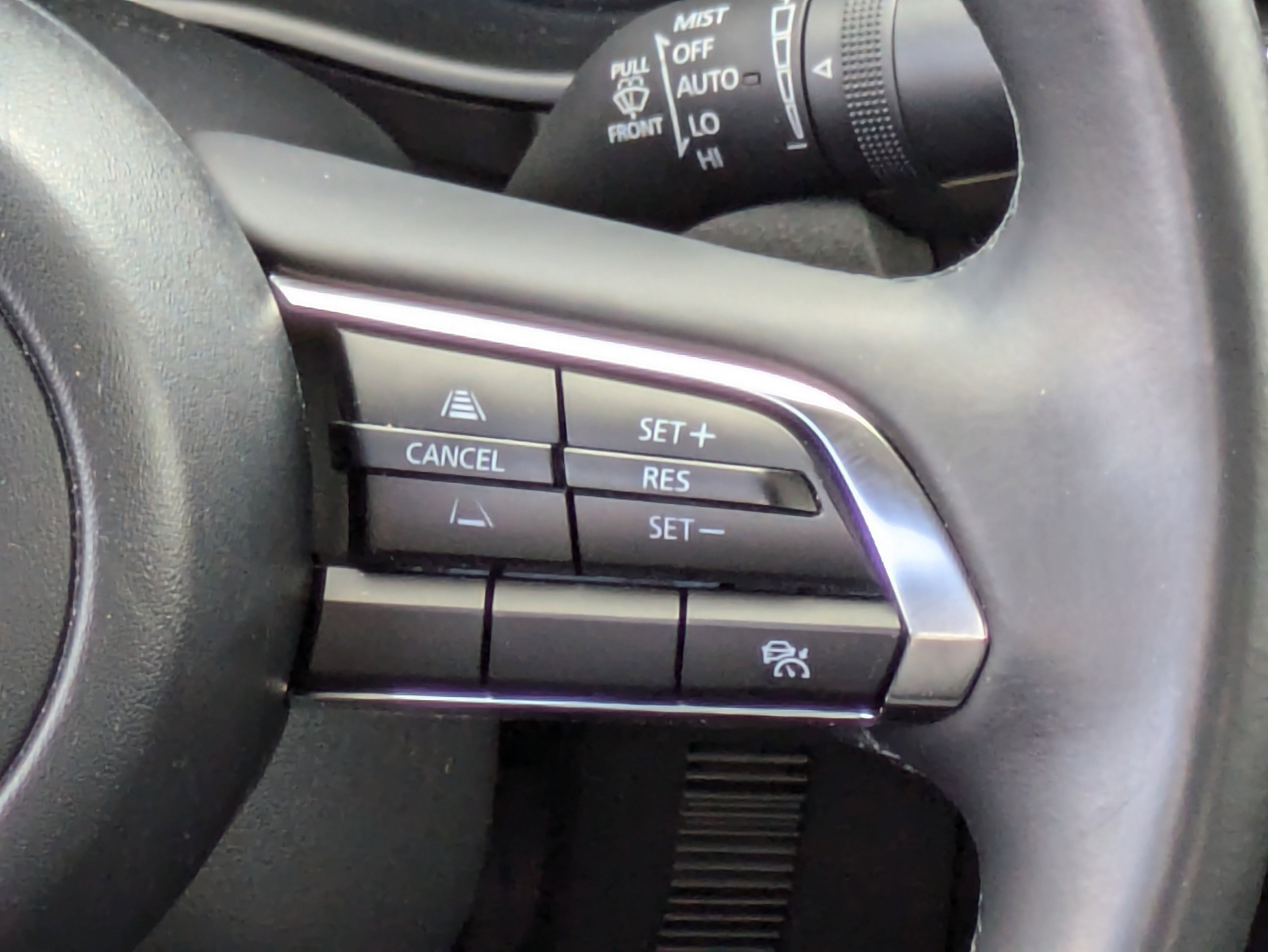 2025 Mazda Mazda3 2.5 s Preferred photo 5