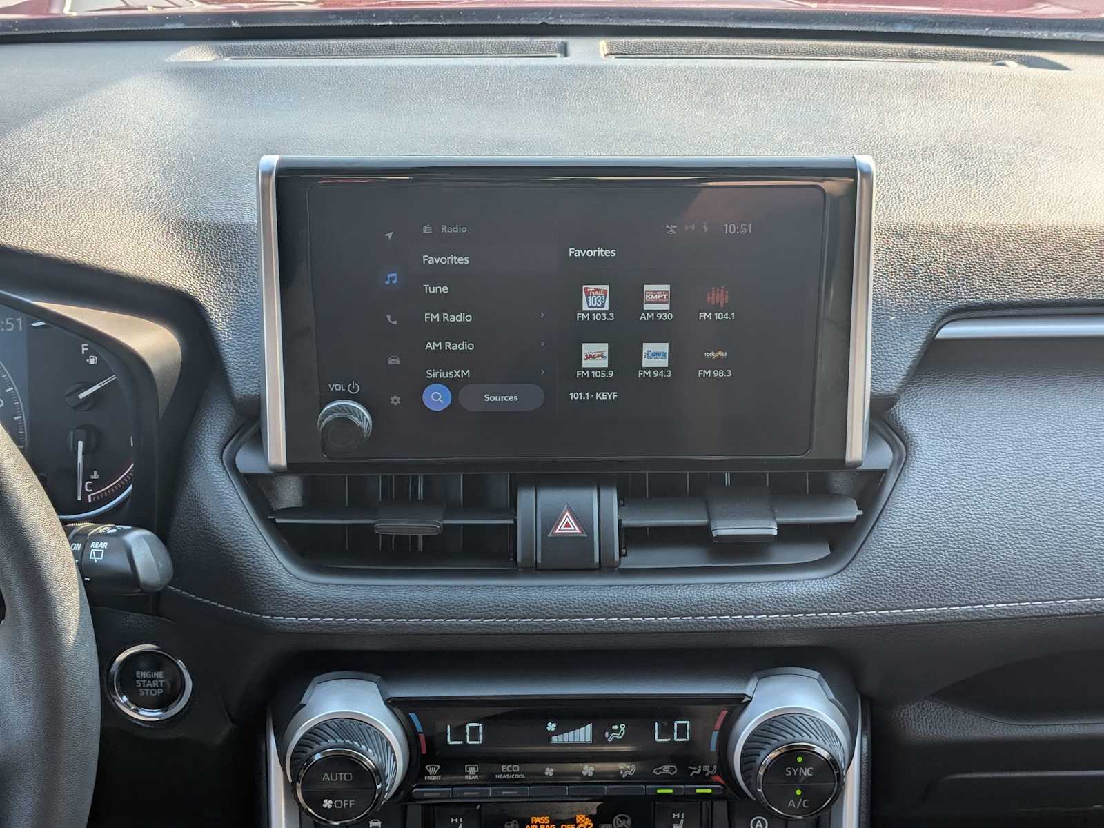 2024 Toyota RAV4 XLE photo 27