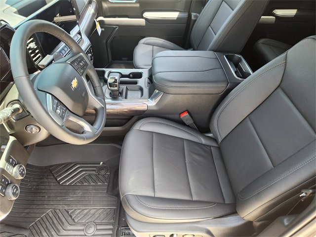 2025 Chevrolet Silverado 1500 LTZ photo 10