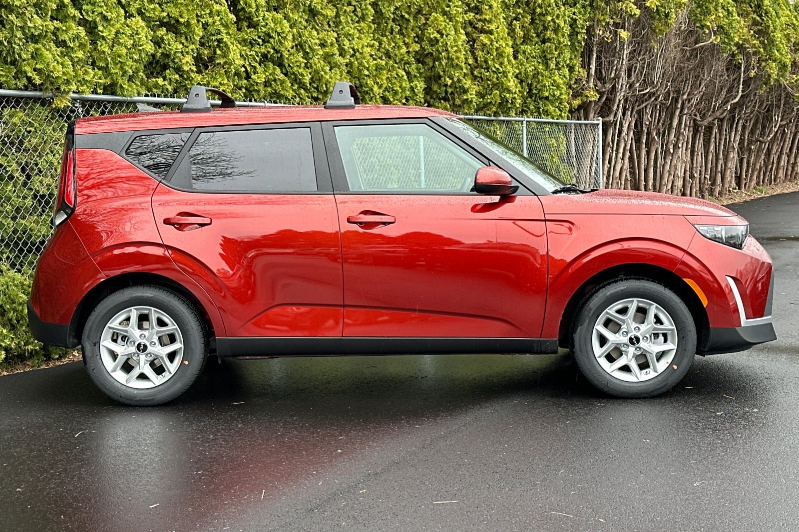 2025 Kia Soul LX photo 2