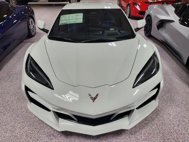 2026 Chevrolet Corvette E-Ray 3LZ photo 2