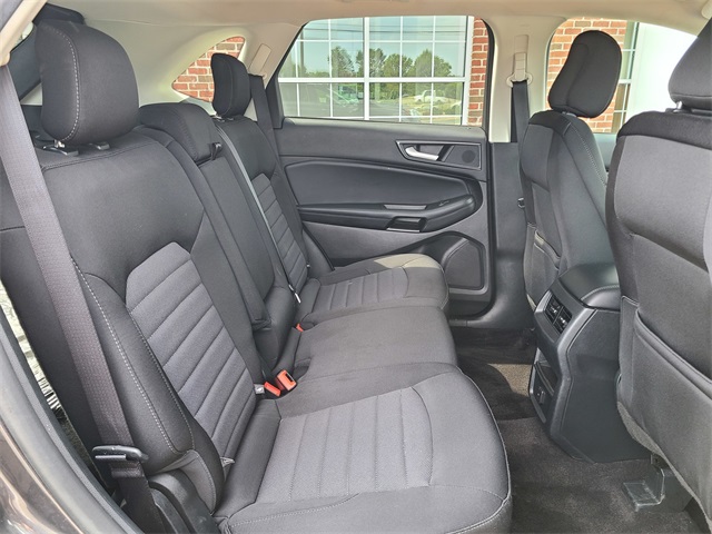 2020 Ford Edge SE photo 16