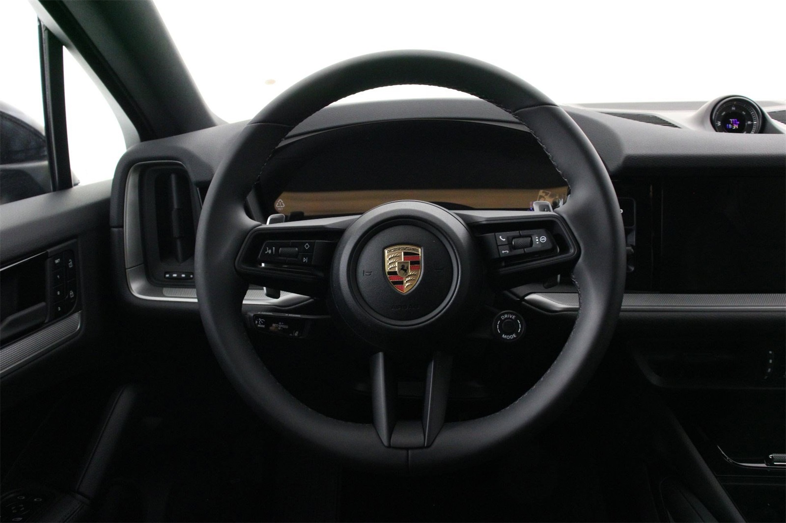 2025 Porsche Cayenne E-Hybrid photo 12