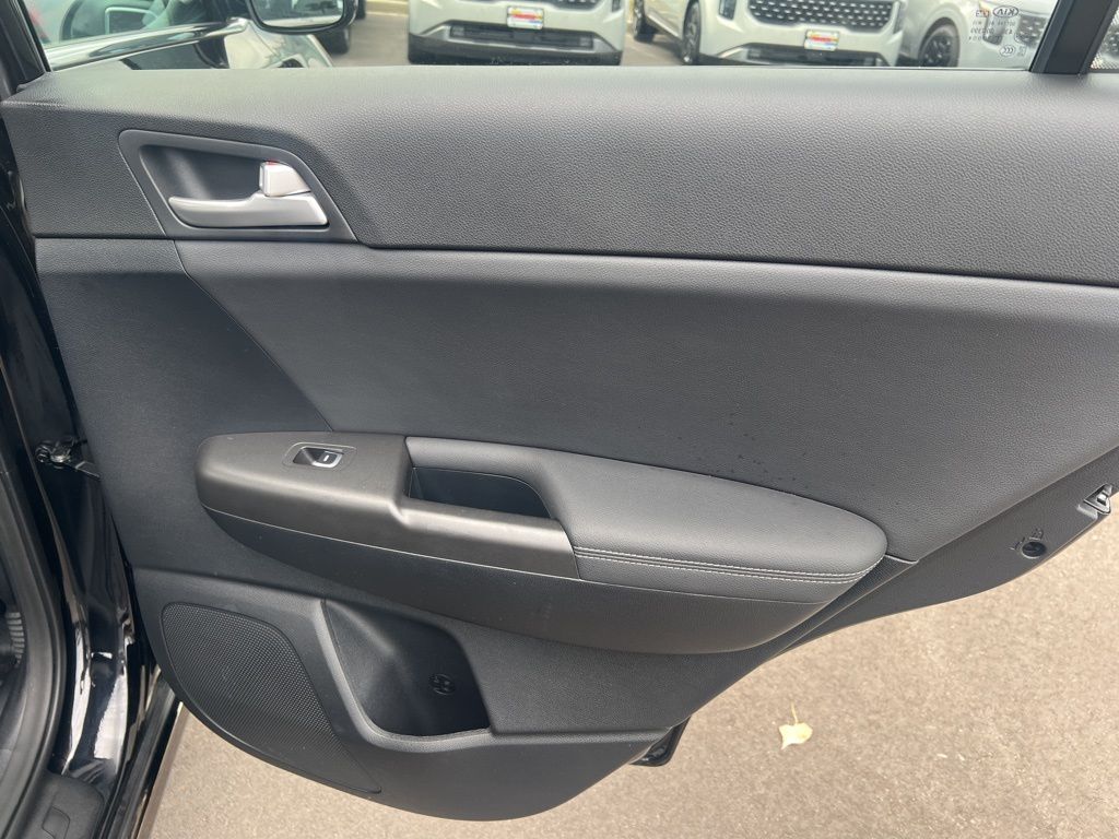 2020 Kia Sportage S photo 17