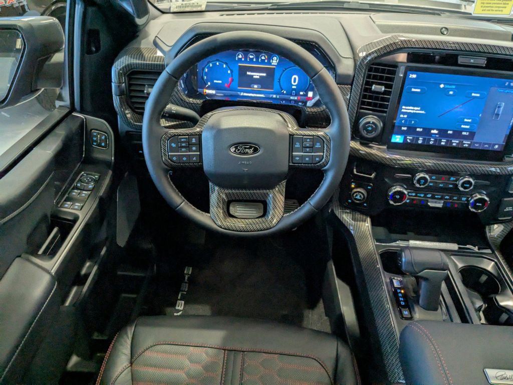 2025 Ford F-150 Lariat photo 17