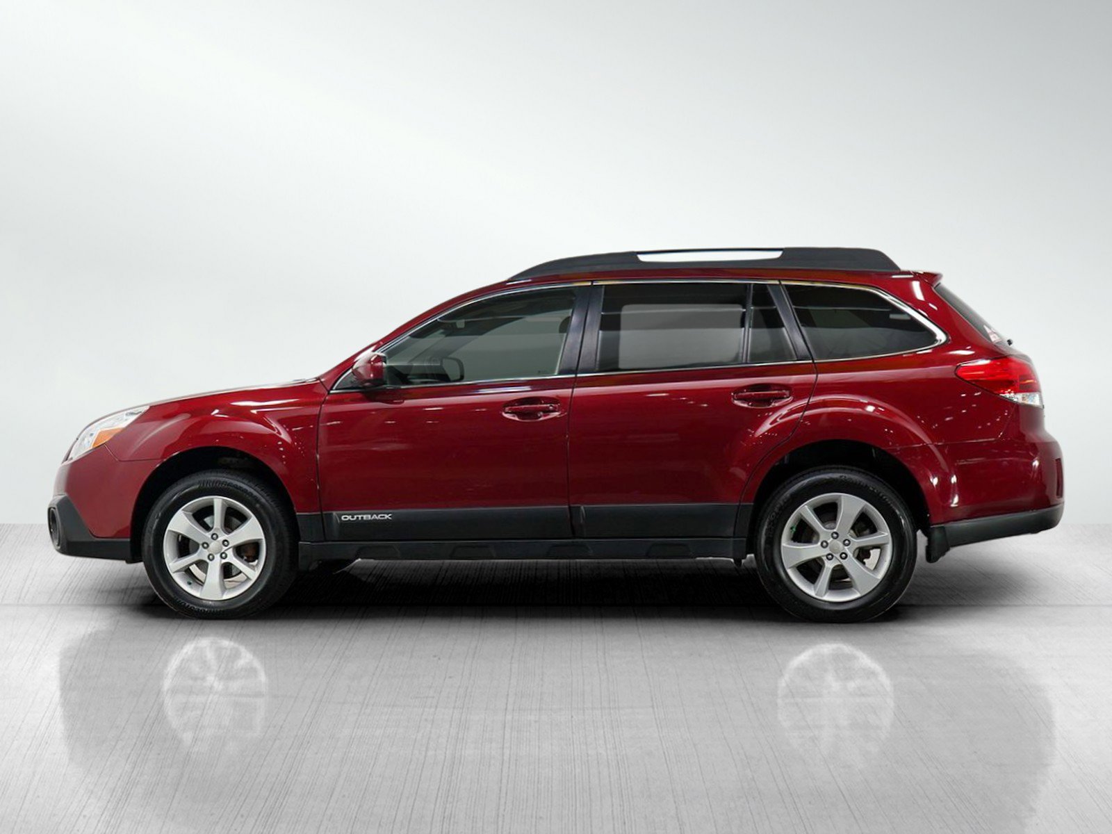 Used 2014 Subaru Outback 2.5i Premium with VIN 4S4BRCCC4E3262191 for sale in Bloomington, Minnesota