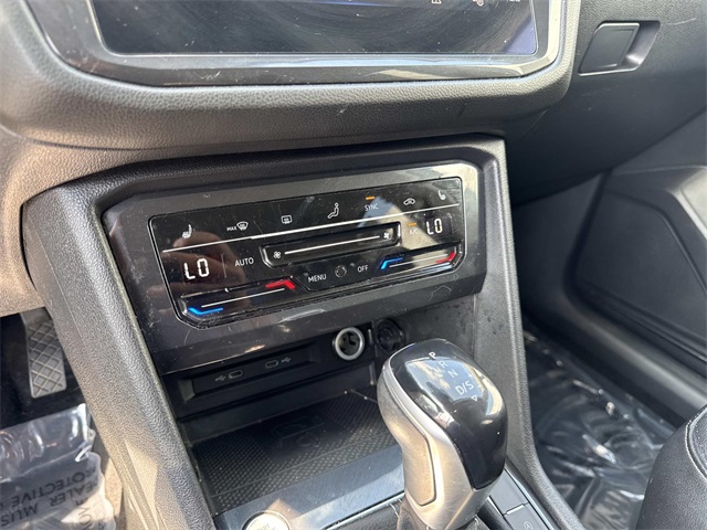 2022 Volkswagen Tiguan SE photo 21
