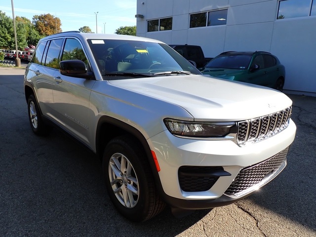2025 Jeep Grand Cherokee Laredo X photo 4