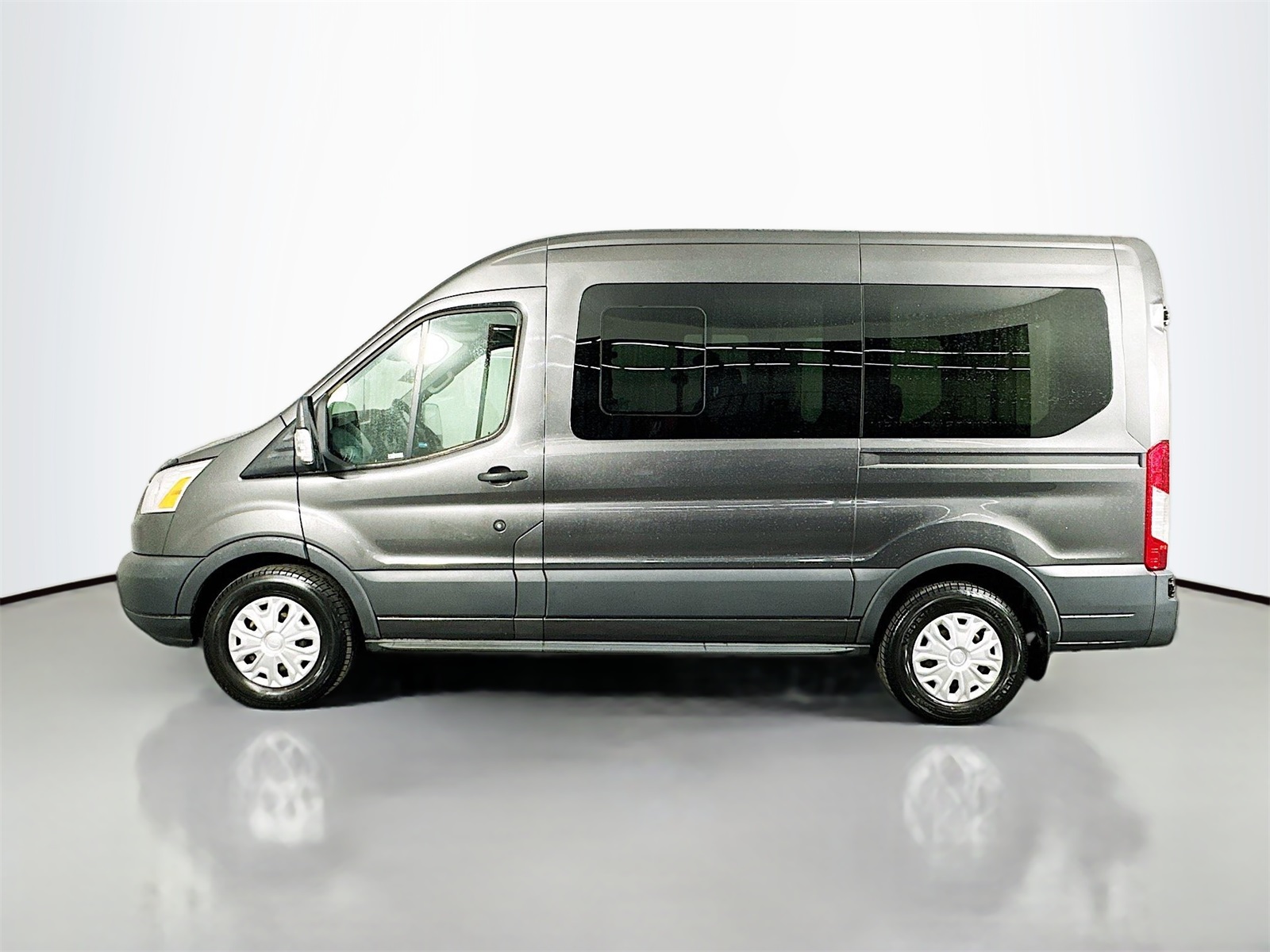 2018 Ford Transit photo 2