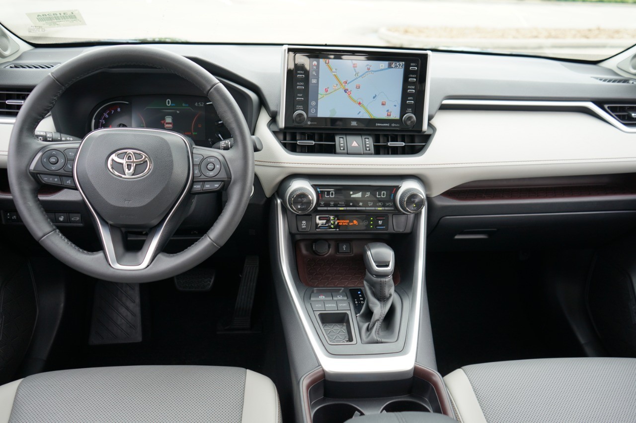 2021 Toyota RAV4 Limited photo 23