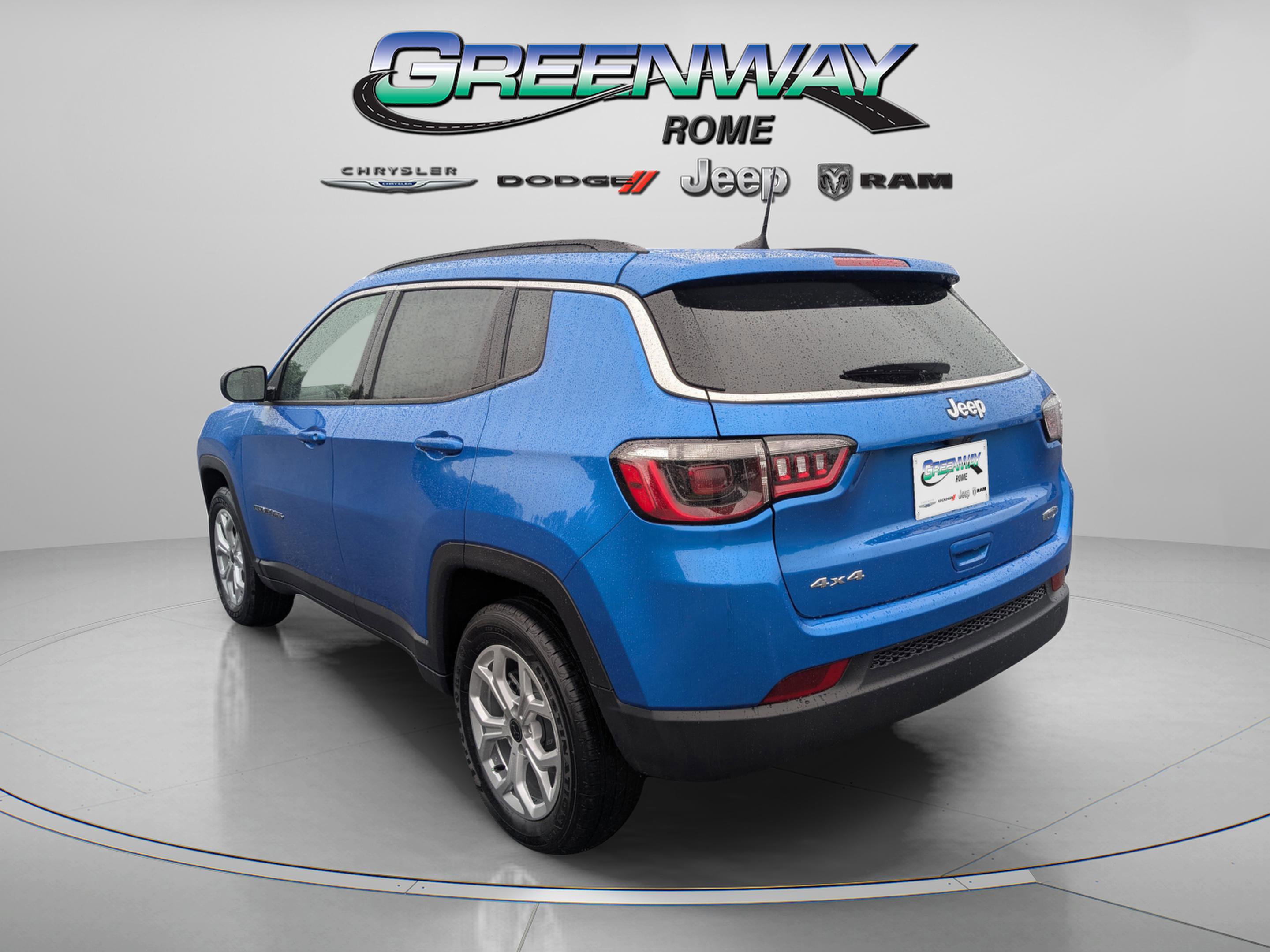 2025 Jeep Compass Latitude photo 4