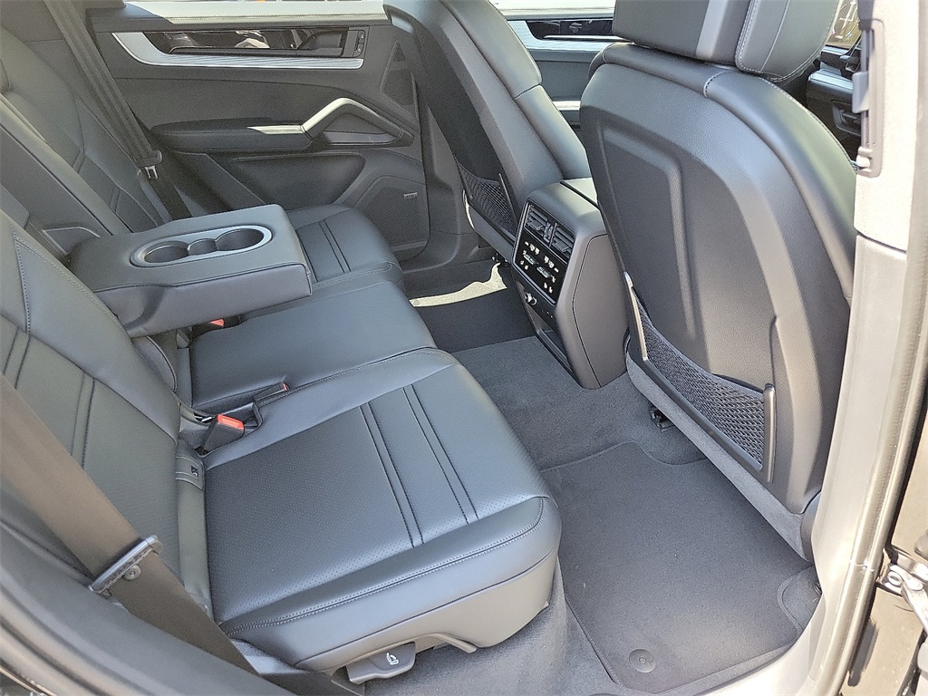 2025 Porsche Cayenne E-Hybrid S photo 26