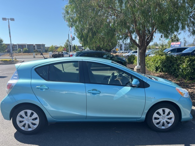 2013 Toyota Prius C Two photo 5