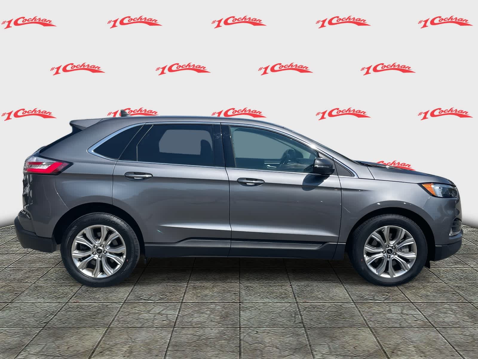 2024 Ford Edge Titanium photo 2