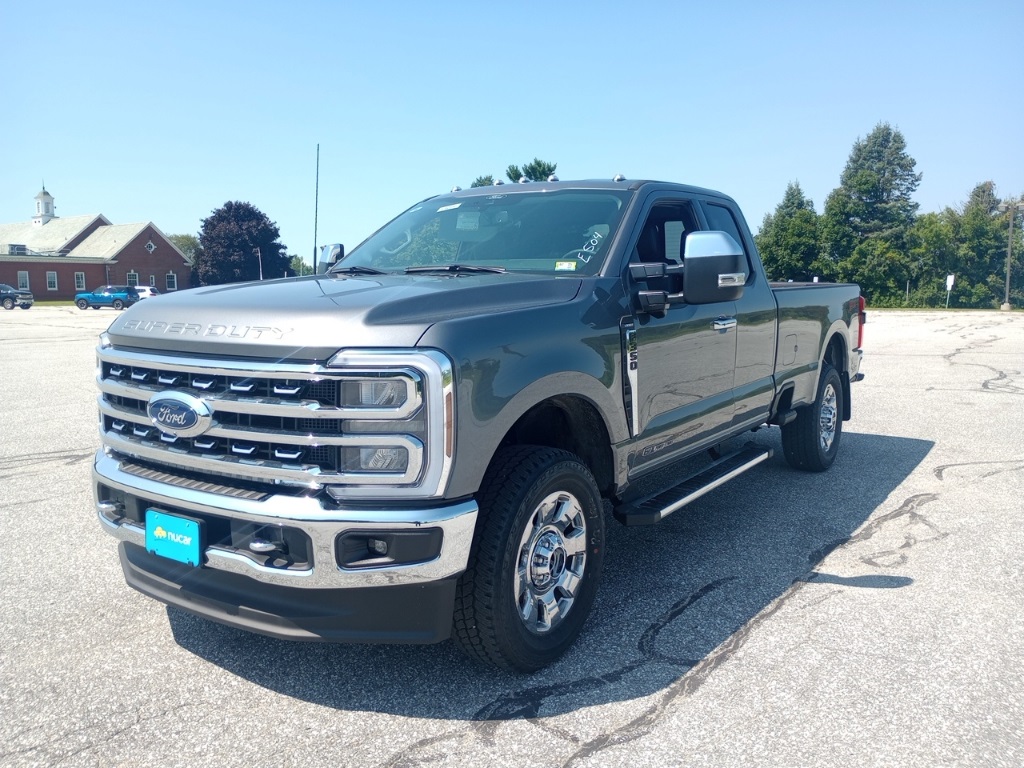 New 2024 Ford Super Duty F350® LARIAT Super Cab in F4099 Nucar New