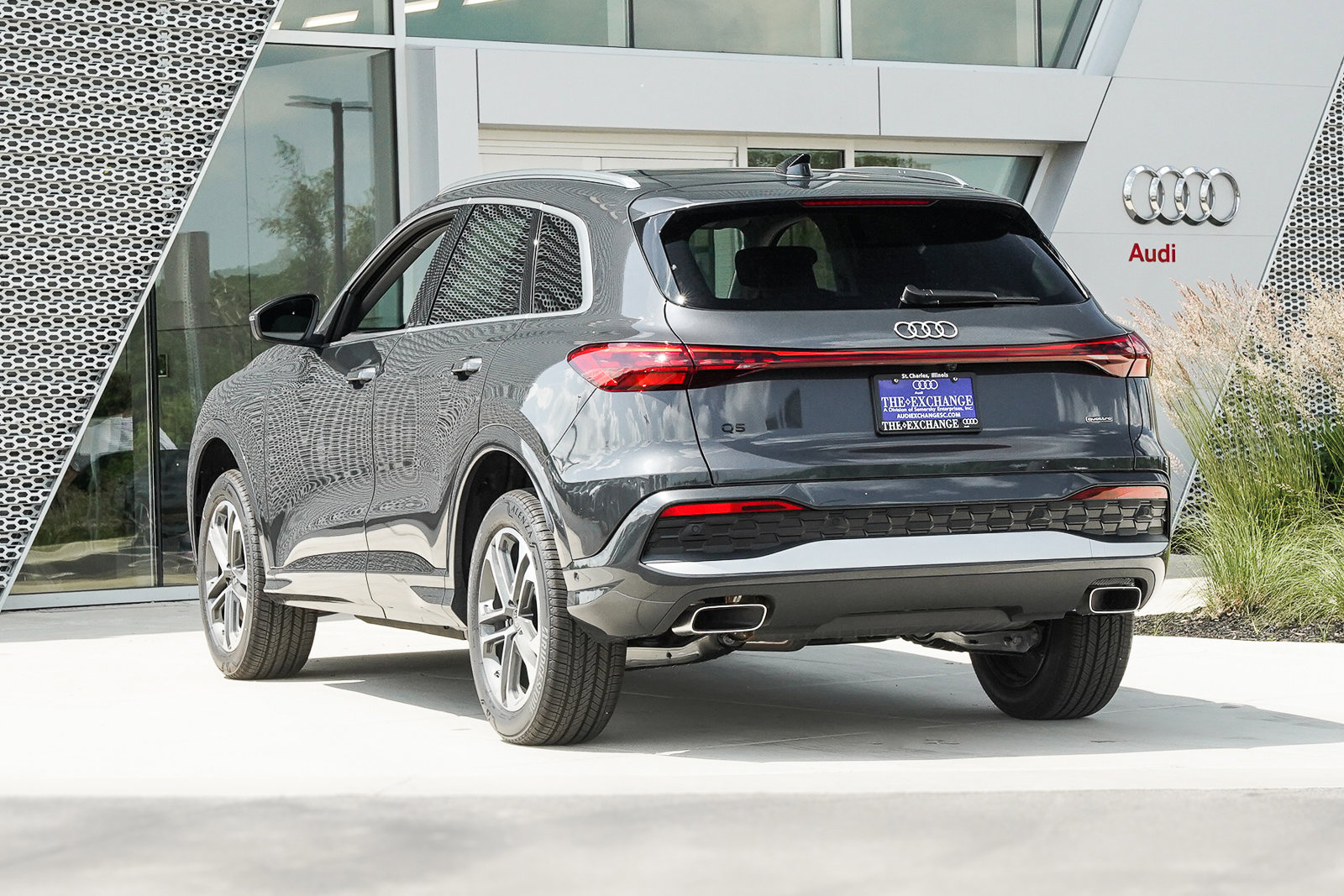 2025 Audi Q5 Premium photo 2