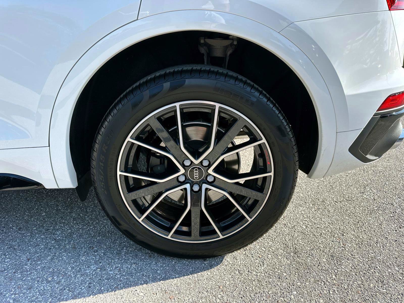 2023 Audi SQ5 Premium Plus photo 11