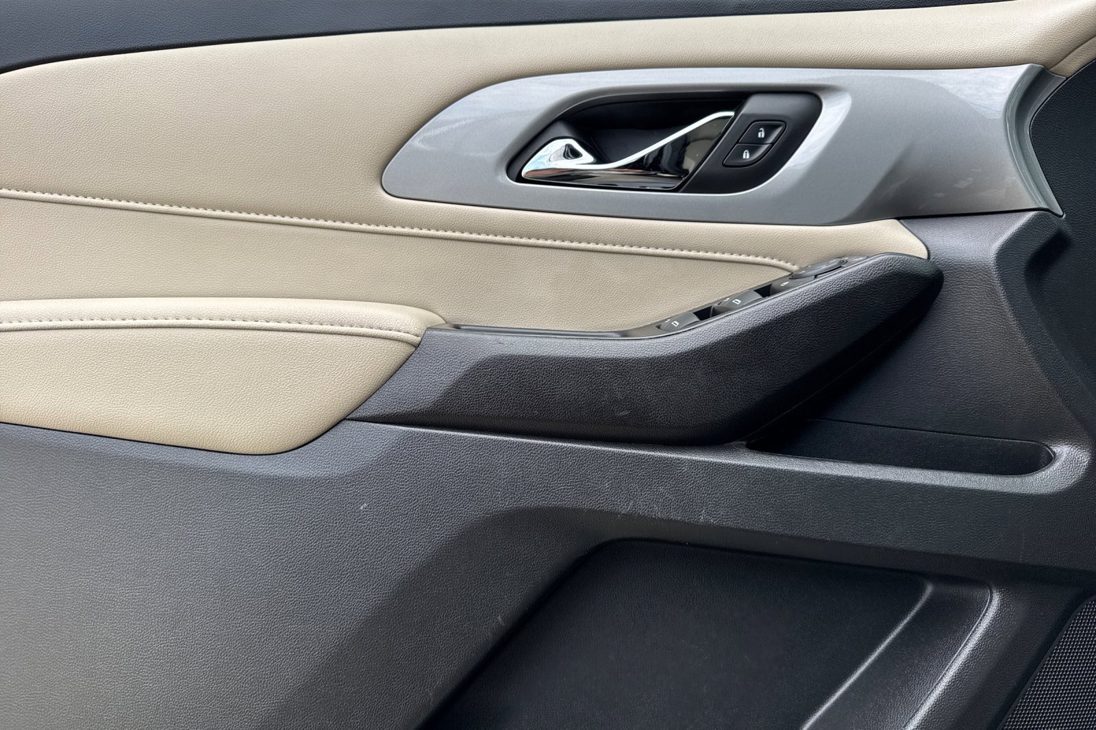 2023 Chevrolet Traverse LS photo 11