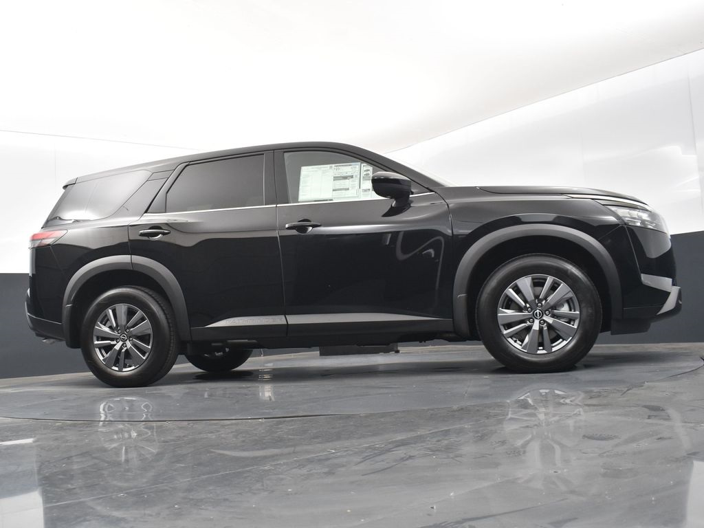 2025 Nissan Pathfinder S photo 33